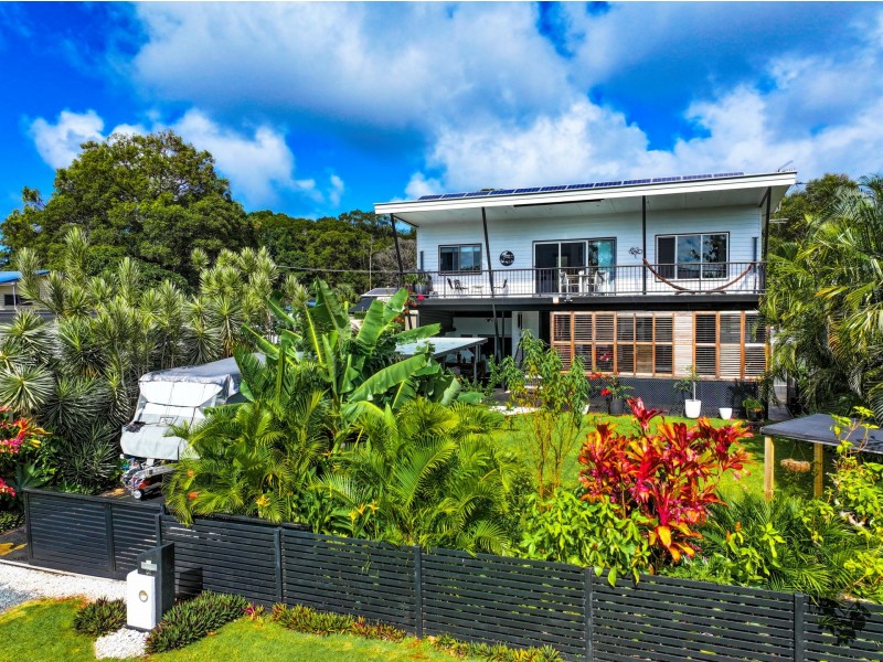 64 Laurel Street, Russell Island QLD 4184