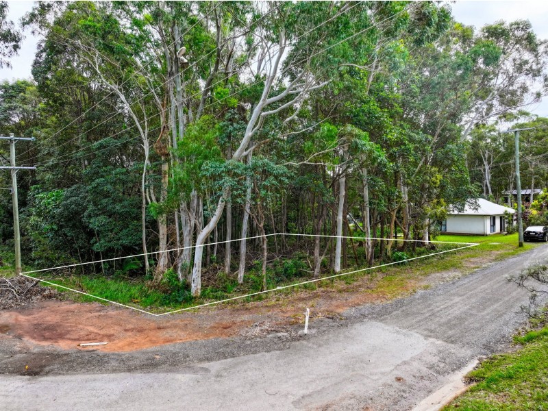 77 Shore Street, Russell Island QLD 4184