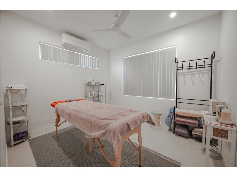 17 Bay Dve, Russell Island QLD 4184