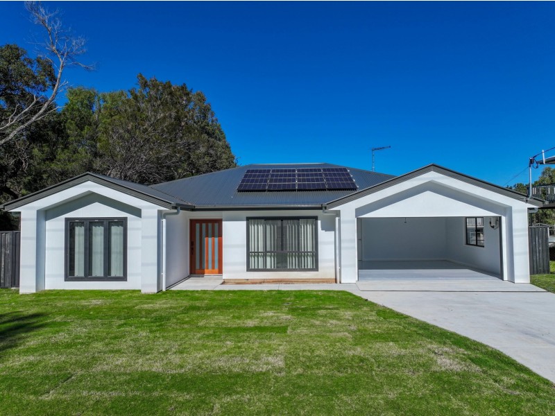 18 Tenanne Street, Russell Island QLD 4184