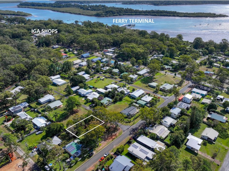 16 Bunning St, Russell Island QLD 4184