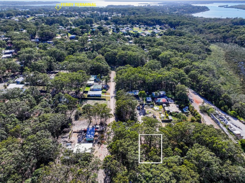 8 Field St, Russell Island QLD 4184