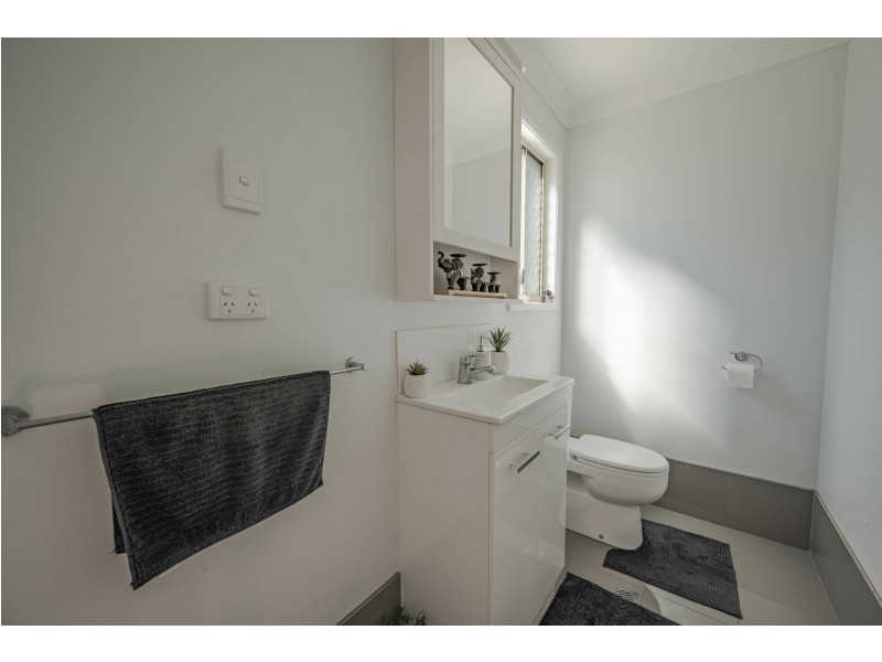 8 Wattle Street, Russell Island QLD 4184