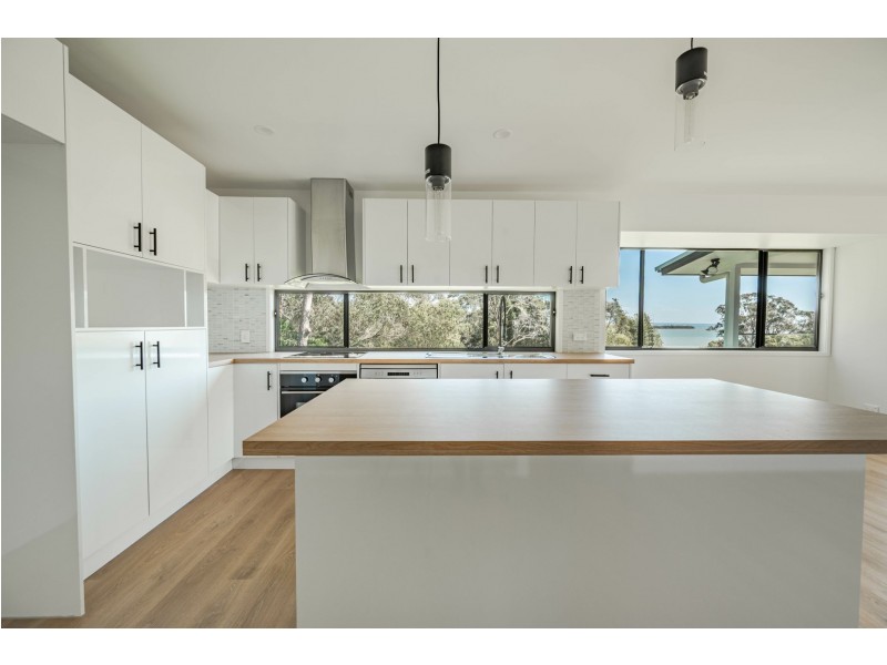 121 Channel Street, Russell Island QLD 4184