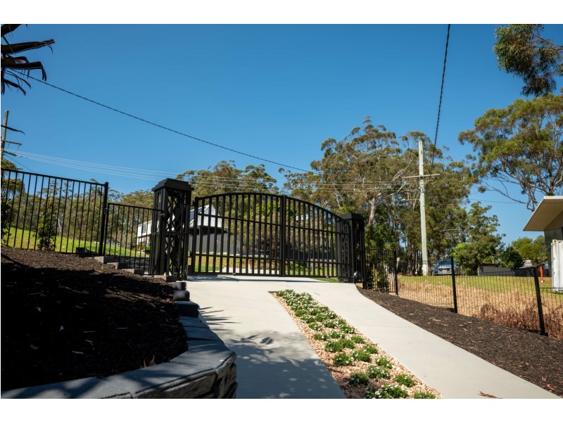 121 Channel Street, Russell Island QLD 4184