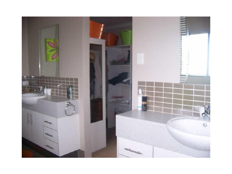 61 Bay Dve, Russell Island QLD 4184