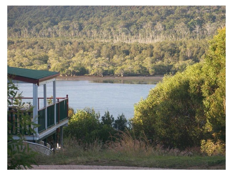 25 Leichhardt, Russell Island QLD 4184