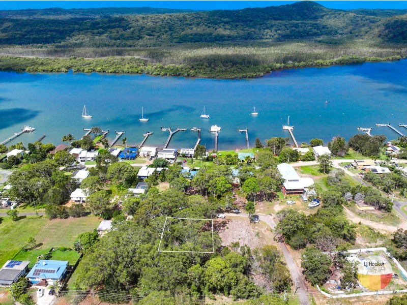40-42 Scenic Drive, Russell Island QLD 4184