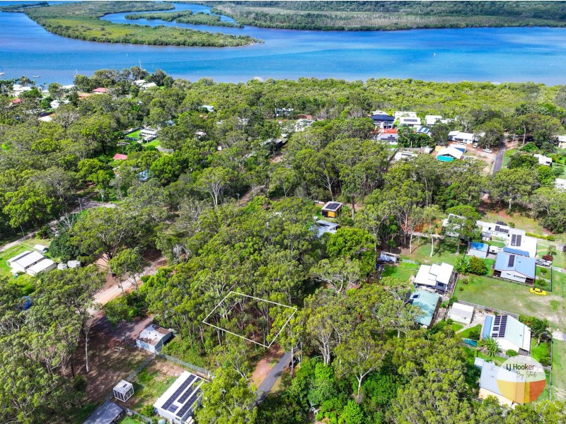 13 Sapphire St, Russell Island QLD 4184
