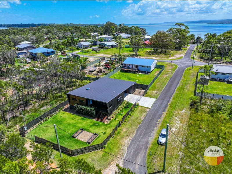 5 Sarmar St, Russell Island QLD 4184
