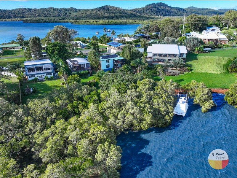 3 Player Court, Russell Island QLD 4184