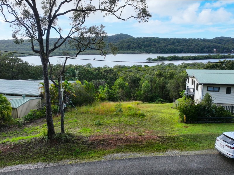 16 Leichhardt Terrace, Russell Island QLD 4184