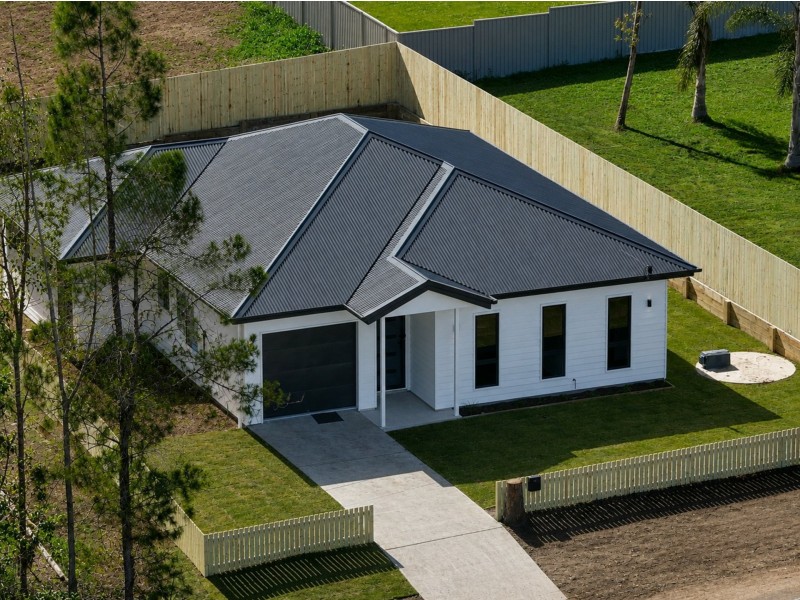 27 Pia Street, Russell Island QLD 4184