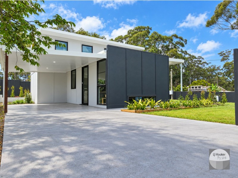 37 Taylor St, Russell Island QLD 4184