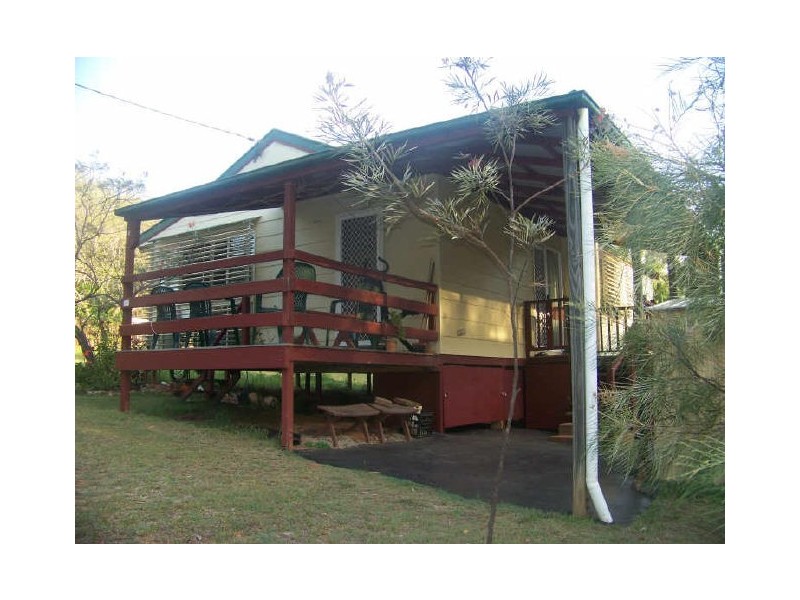 6 Parish St, Russell Island QLD 4184