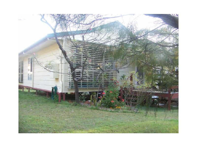 6 Parish St, Russell Island QLD 4184