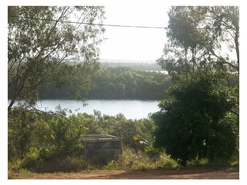 129 Palm Beach Rd, Russell Island QLD 4184