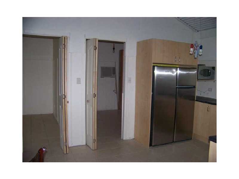 28 Shandos St, Russell Island QLD 4184