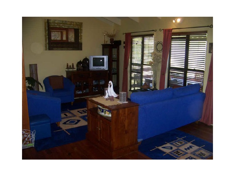 13 Zephyr St, Russell Island QLD 4184