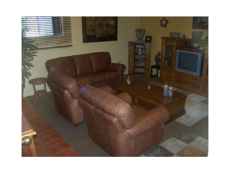 13 Zephyr St, Russell Island QLD 4184