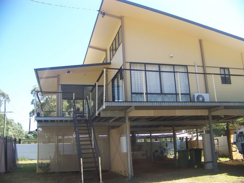 8 Gilcrest, Russell Island QLD 4184