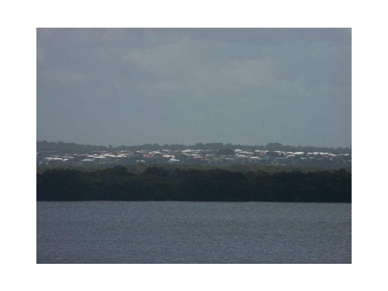 4,6 Mark Rd, Russell Island QLD 4184