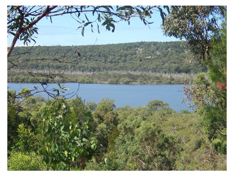8 Leichhardt Terrace, Russell Island QLD 4184