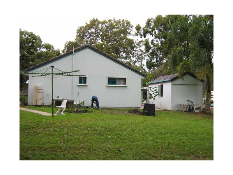 3 Mallee St, Russell Island QLD 4184