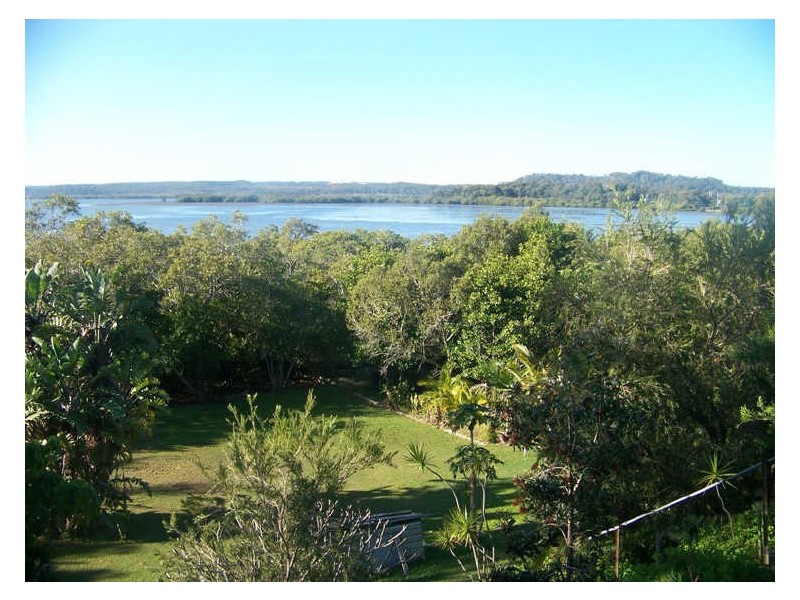 33 Bay Drive, Russell Island QLD 4184