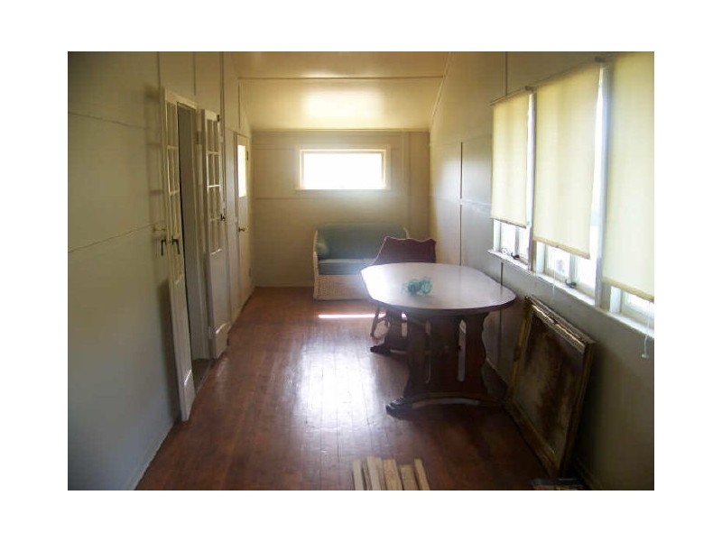 102 High Street, Russell Island QLD 4184
