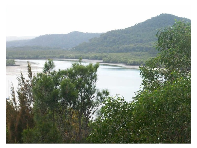 38 Leichhardt Tce, Russell Island QLD 4184