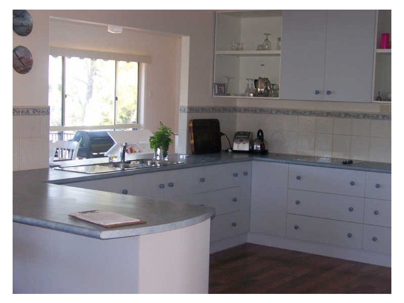 30 Emerson St, Russell Island QLD 4184