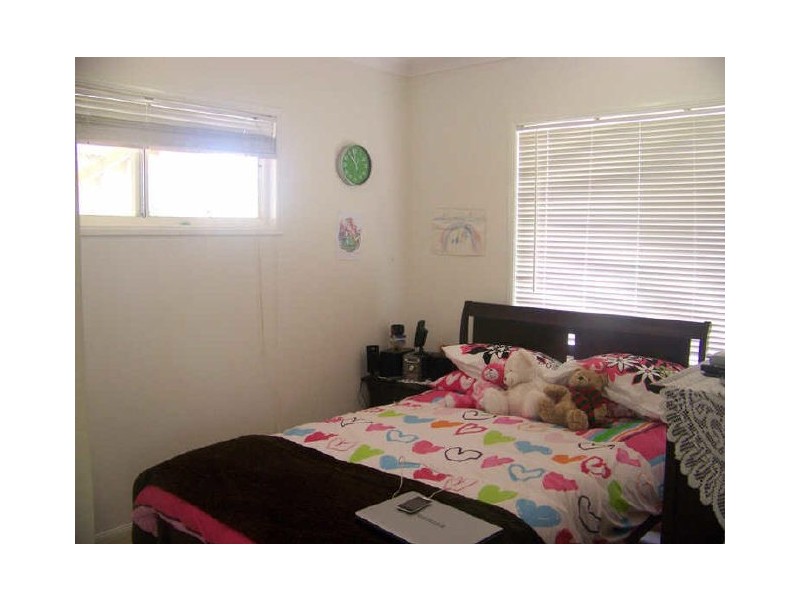 17 Jackson Rd, Russell Island QLD 4184