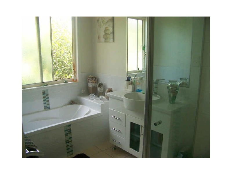 17 Jackson Rd, Russell Island QLD 4184