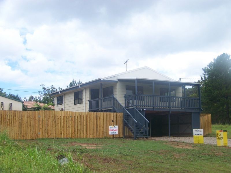 8 Baguette St, Russell Island QLD 4184