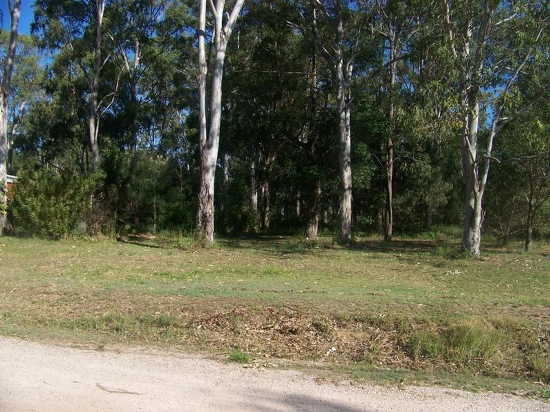 26 Gilcrest Rd, Russell Island QLD 4184