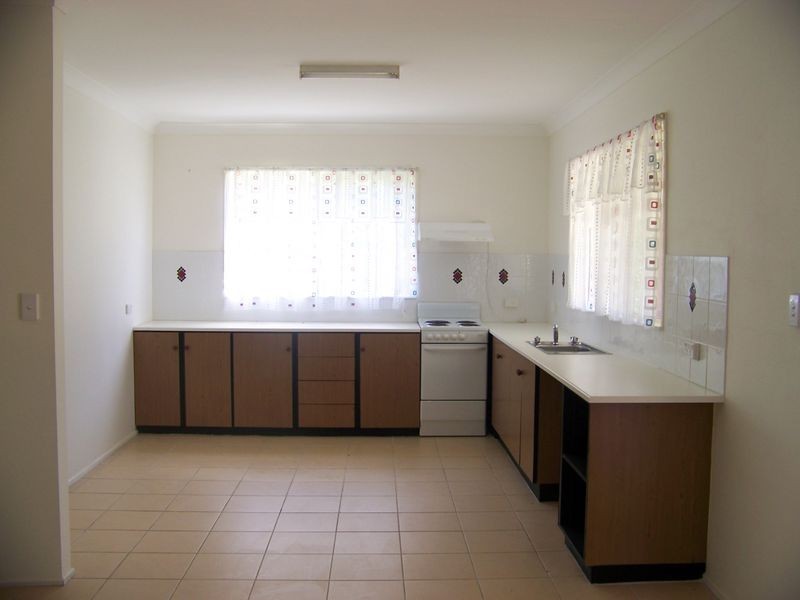 12 Yara St, Russell Island QLD 4184