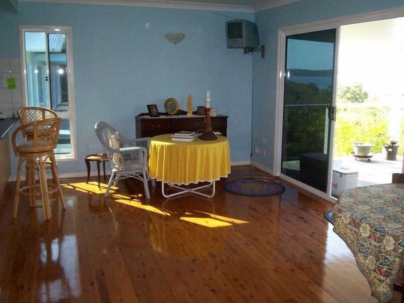 27 Bay Drive, Russell Island QLD 4184