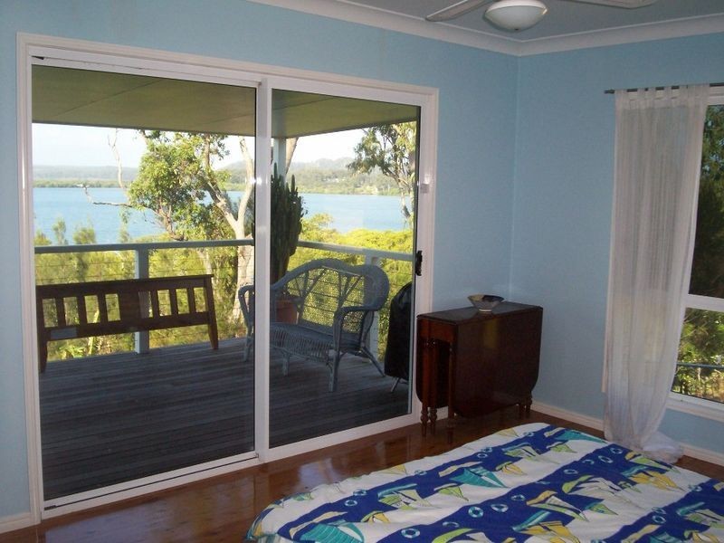 27 Bay Drive, Russell Island QLD 4184