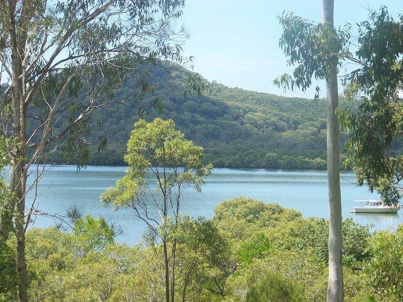 19 Cutter St, Russell Island QLD 4184