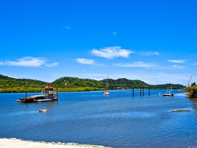 38 Scenic Drive, Russell Island QLD 4184