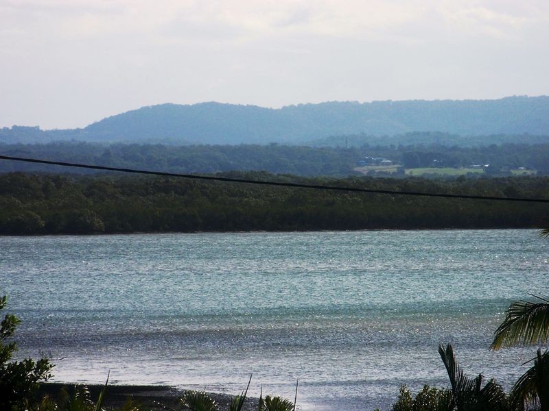 17 Ranora Ave, Russell Island QLD 4184