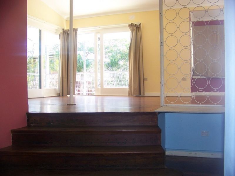 4 Pearl St, Russell Island QLD 4184