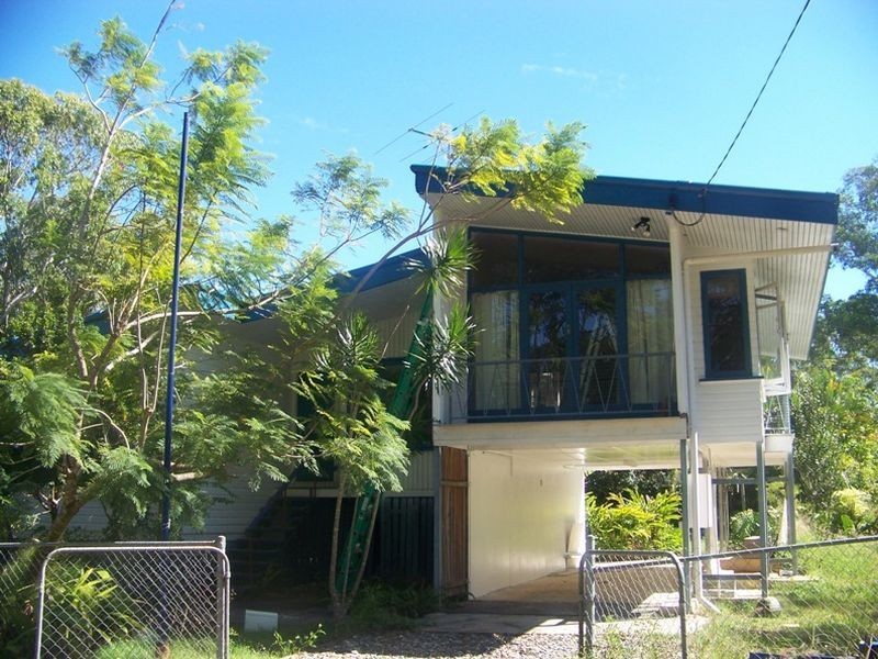 4 Pearl St, Russell Island QLD 4184