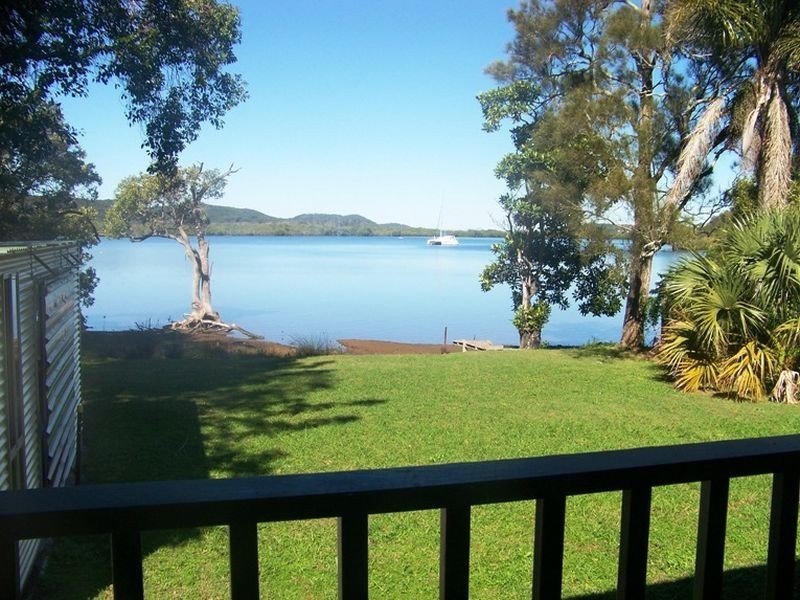 32 Oasis Dve, Russell Island QLD 4184
