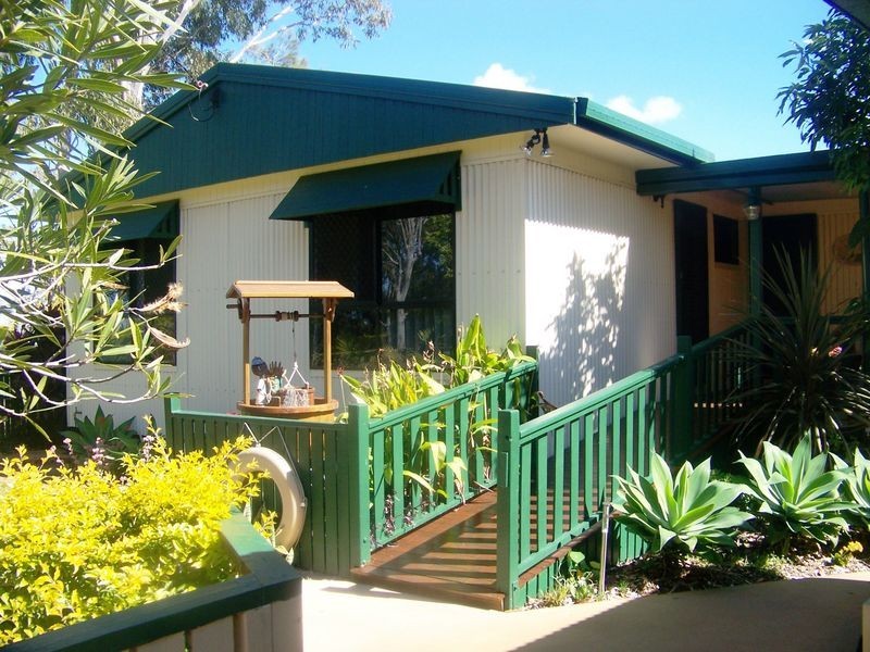 65 Bangalow St, Russell Island QLD 4184