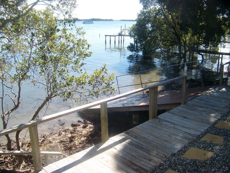 65 Bangalow St, Russell Island QLD 4184