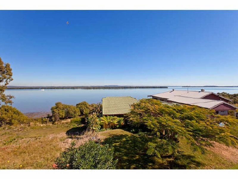 42 Mark Rd, Russell Island QLD 4184