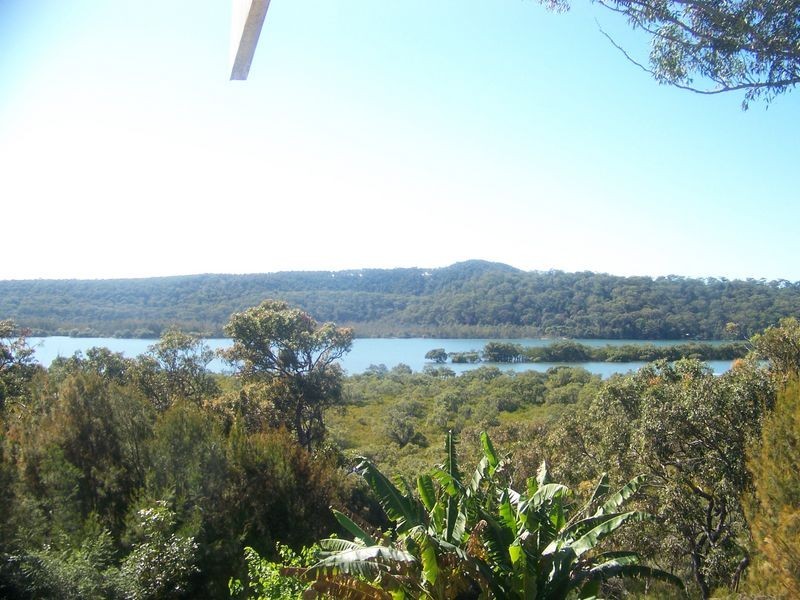 4 Leichhardt Tce, Russell Island QLD 4184