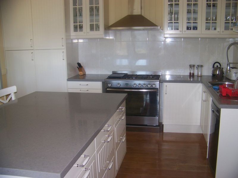 4 Leichhardt Tce, Russell Island QLD 4184